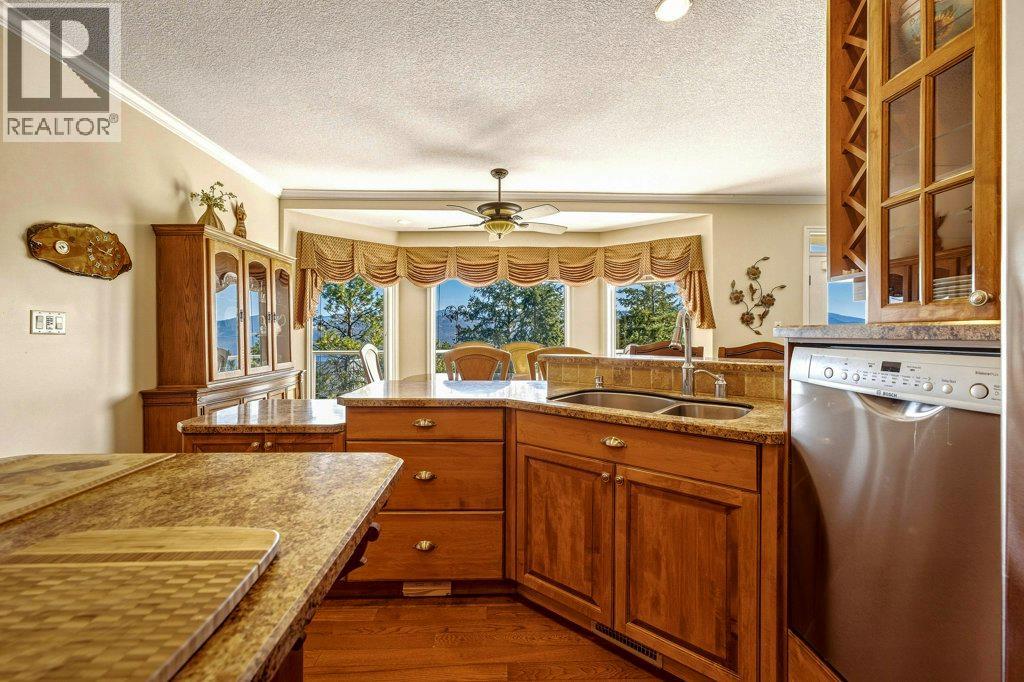 562 Mountain Drive - Image 10