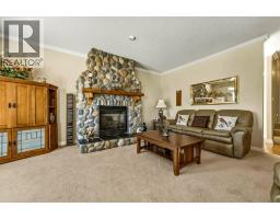 Bedroom - 562 Mountain Drive, Vernon, BC V1H2B7 Photo 15
