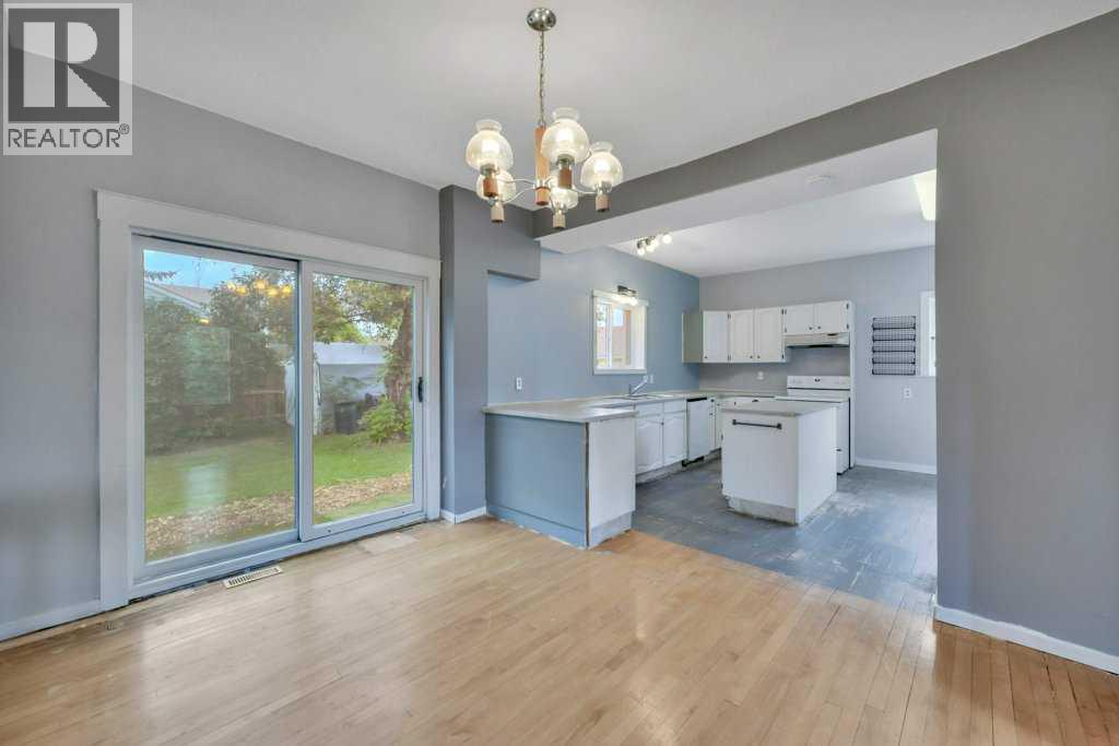 Listing photo – 5301 50 Street, Bentley