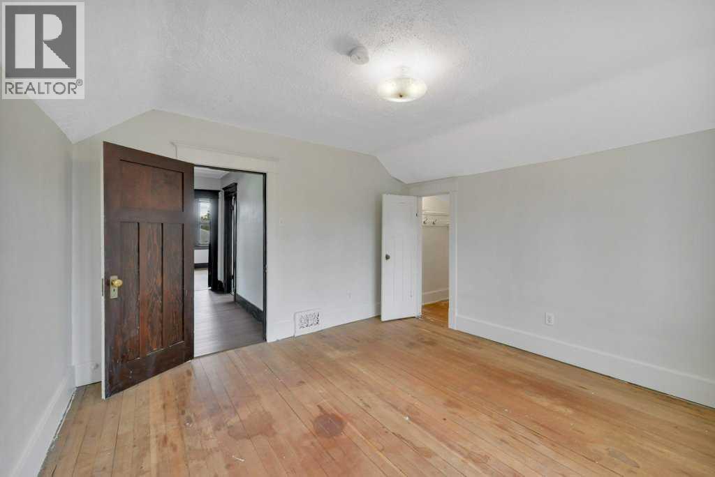 Listing photo – 5301 50 Street, Bentley