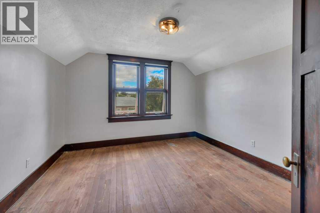 Listing photo – 5301 50 Street, Bentley