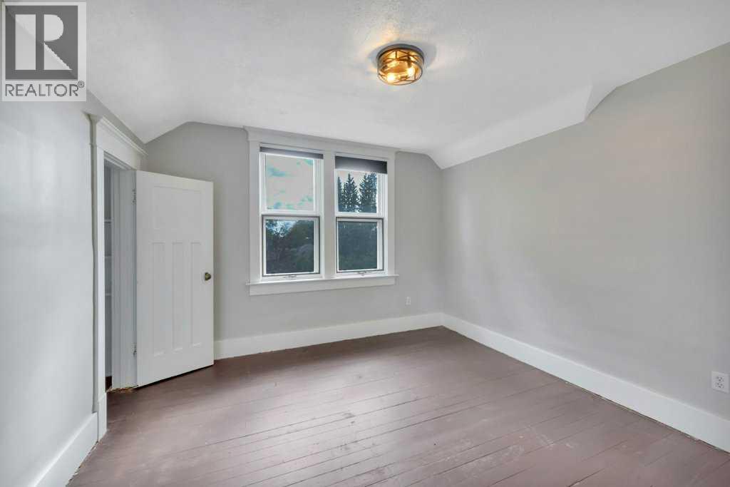 Listing photo – 5301 50 Street, Bentley