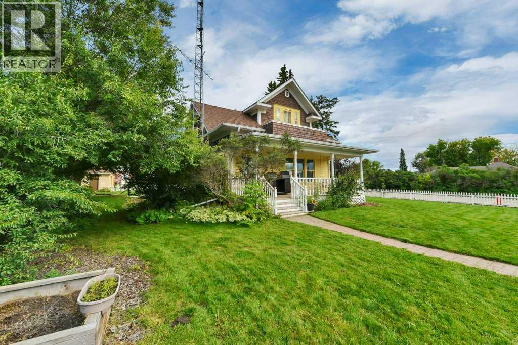 Listing photo – 5301 50 Street, Bentley