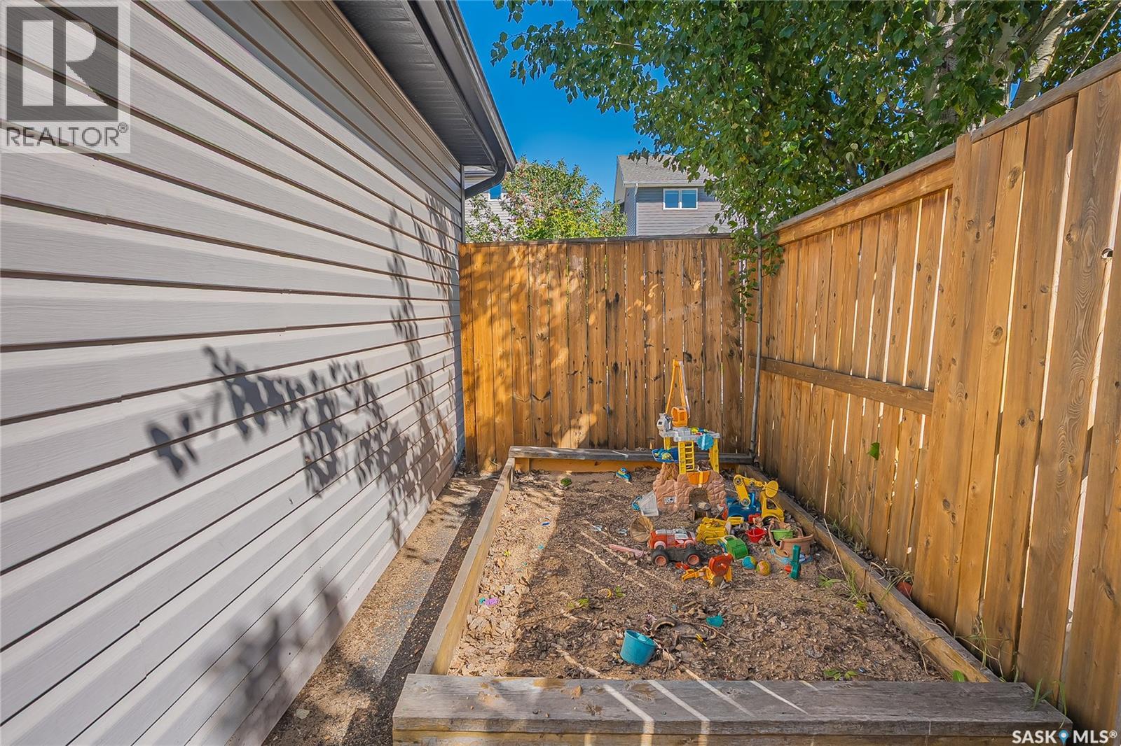 515 Gordon ROAD - 46