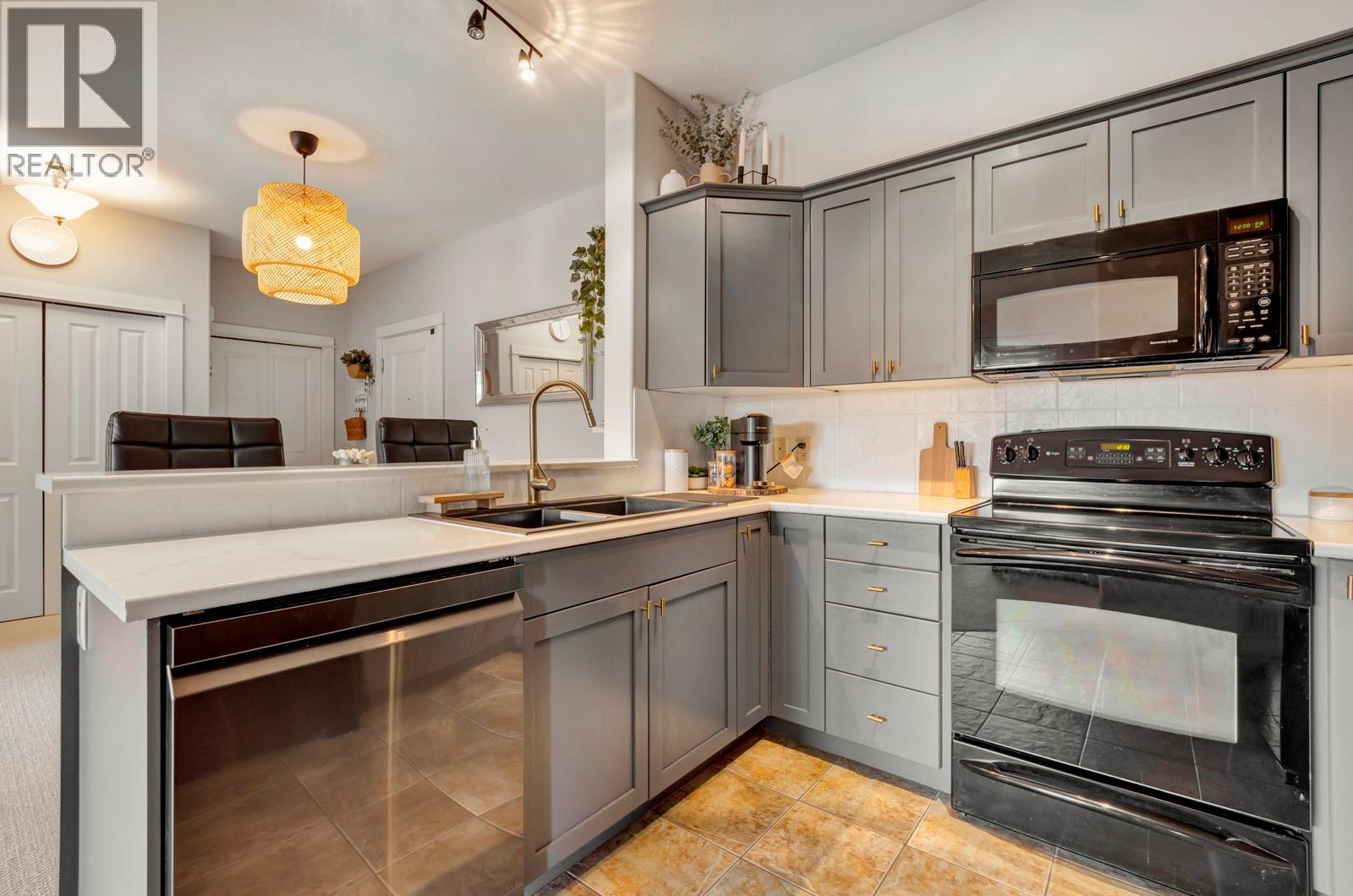 2551 Shoreline Drive Unit# 214, Lake Country