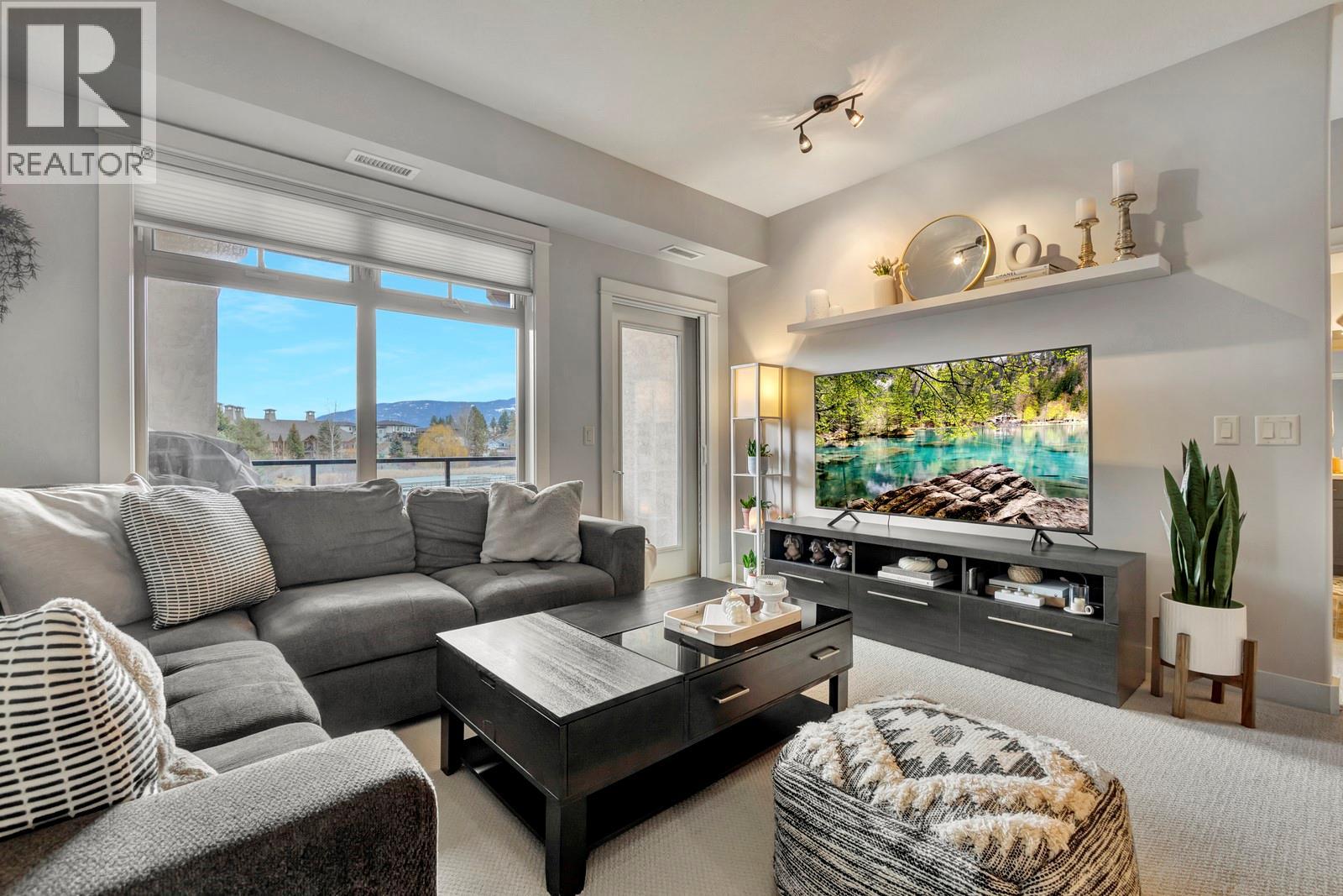 2551 Shoreline Drive Unit# 214, Lake Country