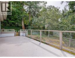 1 928 Bearwood Lane, Saanich, BC V8P3G1 Photo 32