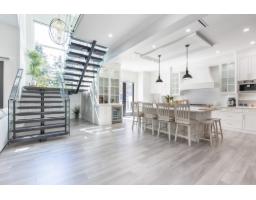 5573 125a Street, Surrey, BC V3X1W4 Photo 9