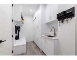 5573 125a Street, Surrey, BC V3X1W4 Photo 23