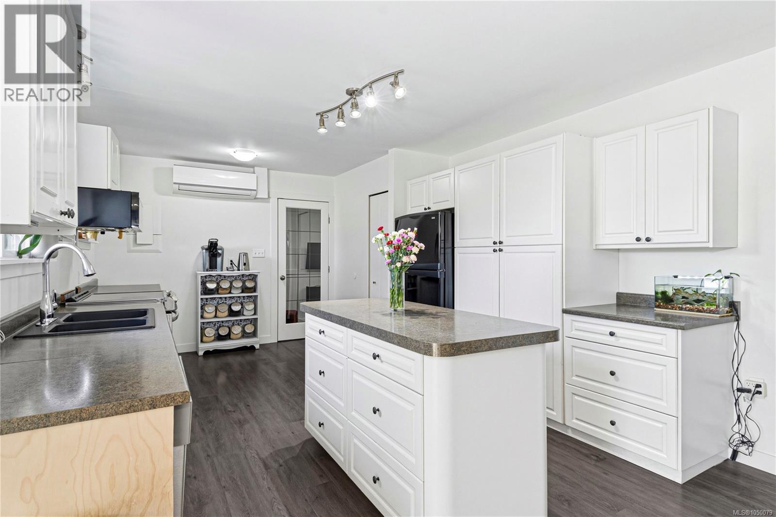 920 Watson Cres - 3