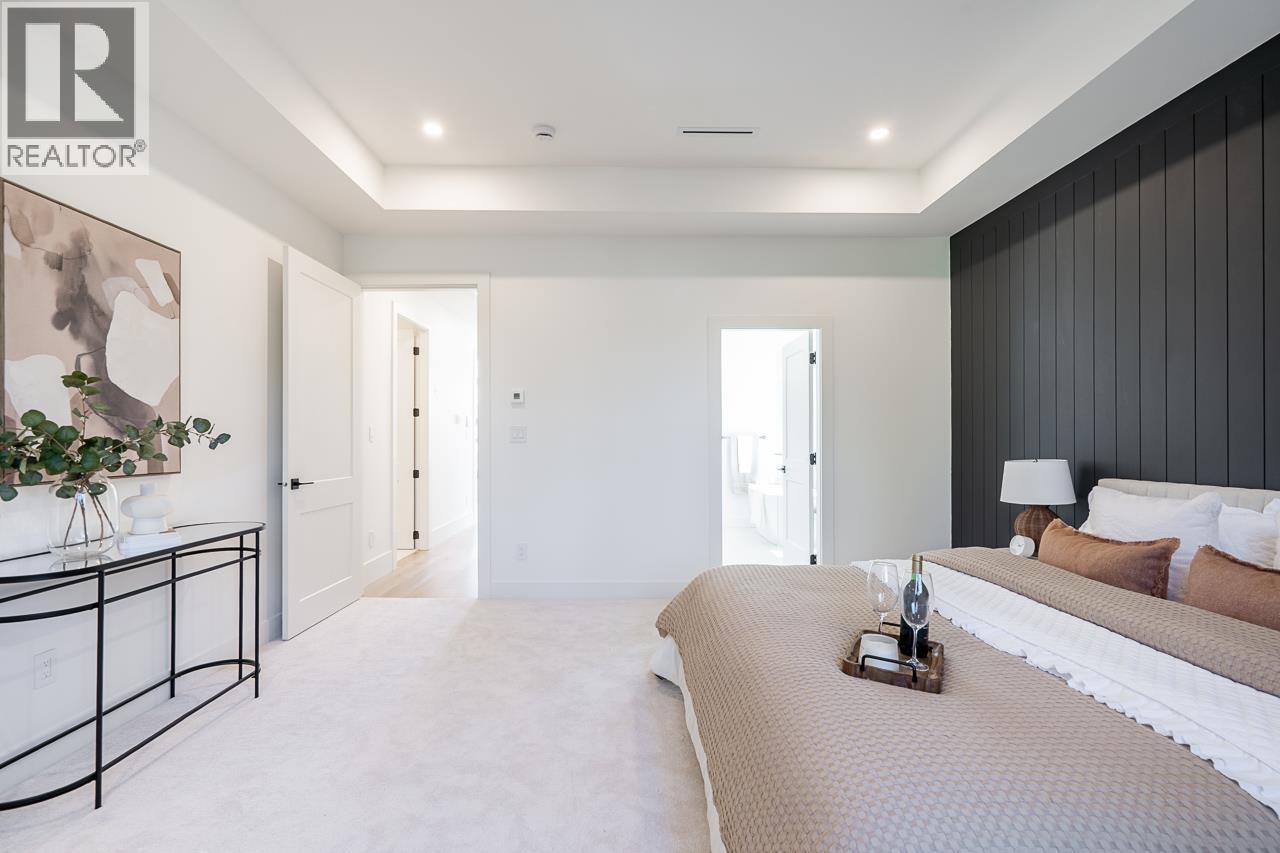 1229 STELLERS JAY Place, Tsawwassen