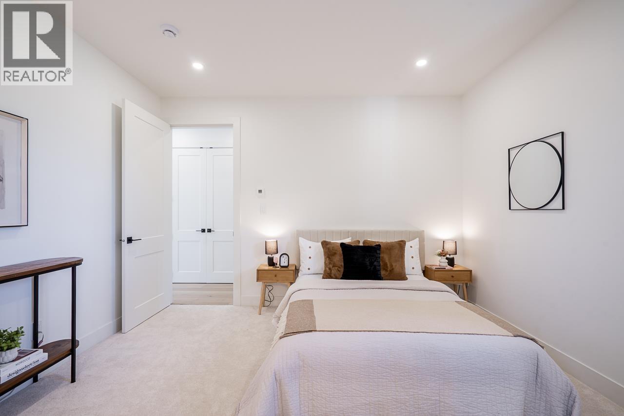 1229 STELLERS JAY Place, Tsawwassen
