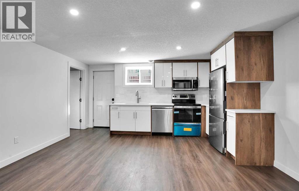 7520 7 Street SW - Image 32