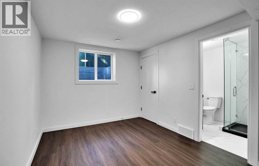 7520 7 Street SW - Image 24