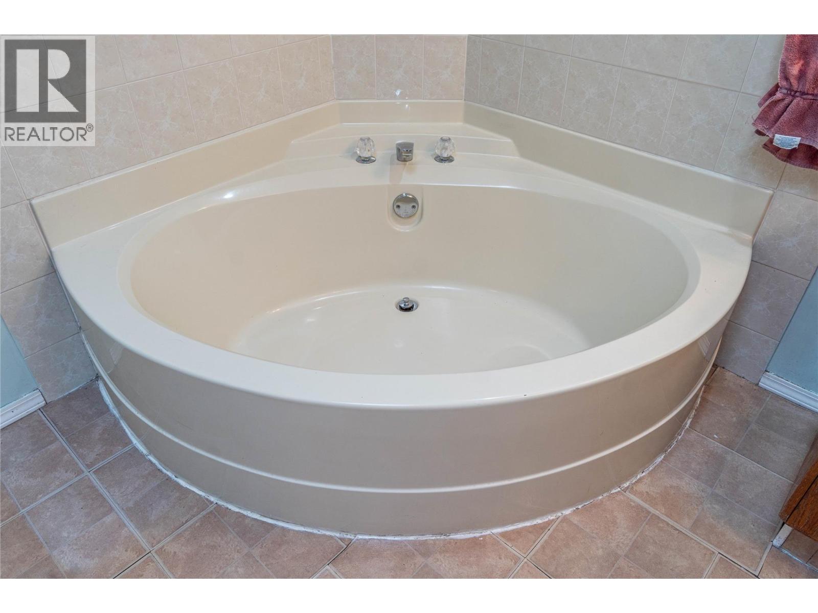 #42 1525 Ord Road - Image 12