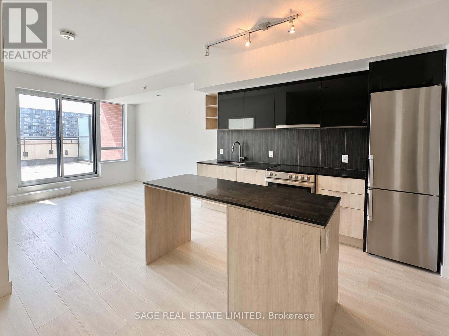 730 - 31 TIPPETT ROAD, Toronto (Clanton Park) — photo 2