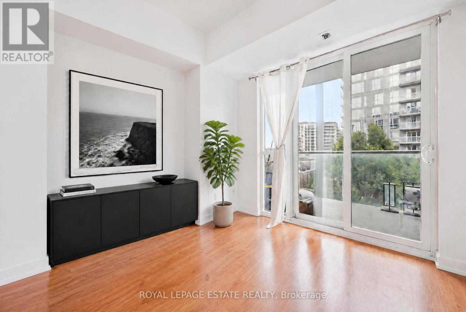 #504 1 COLE STREET - 4