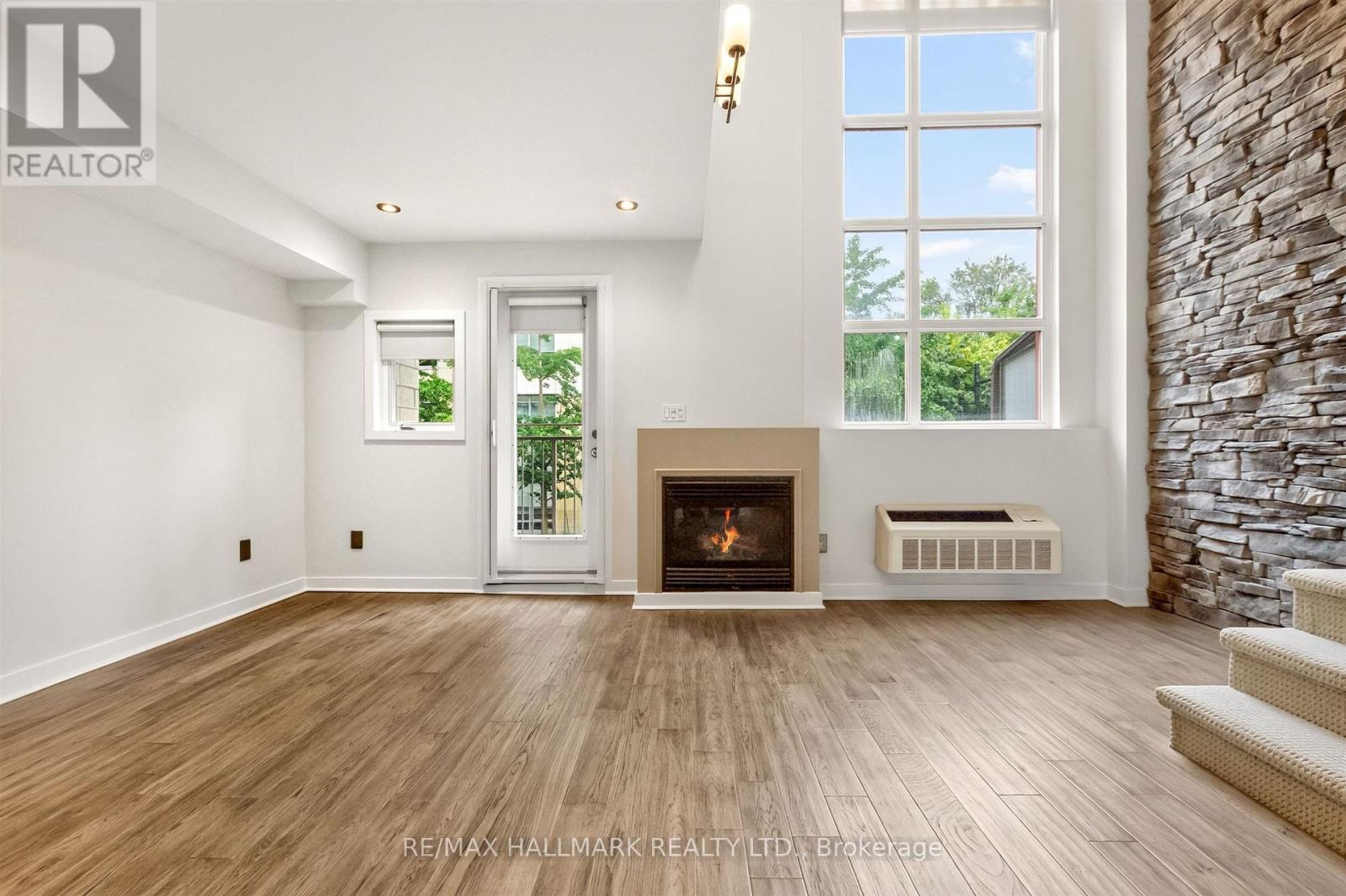 #103 21 EARL STREET - 15