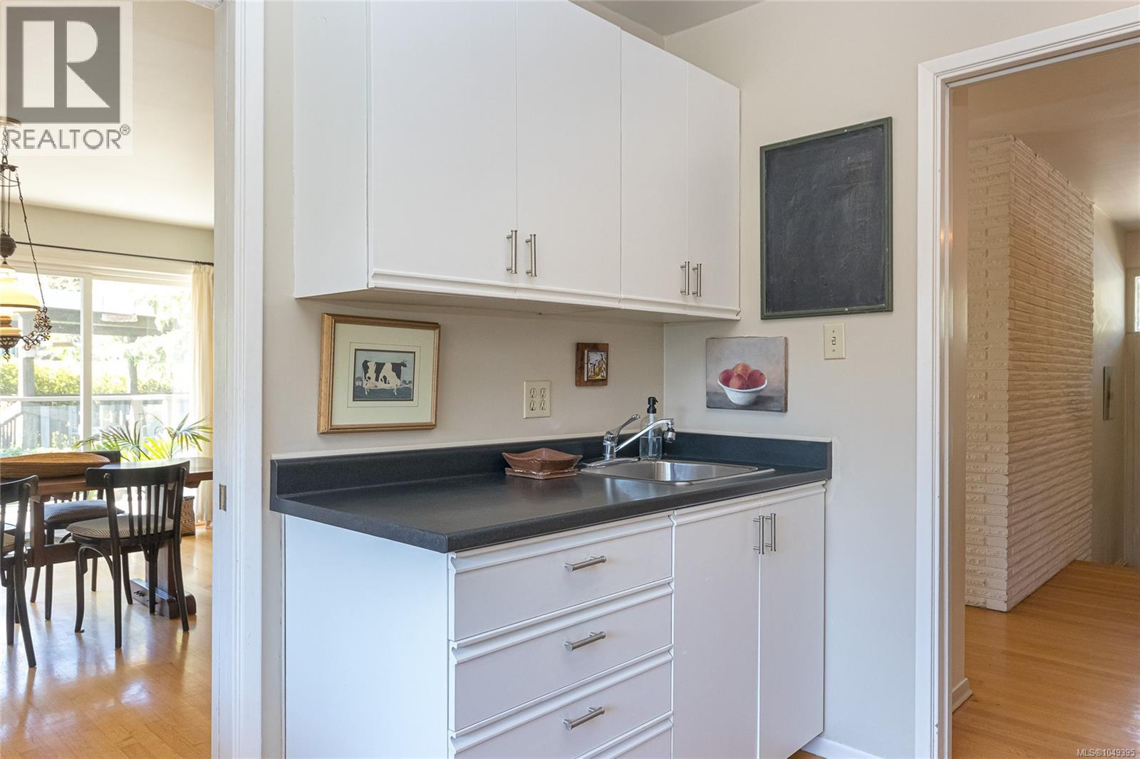 1030 Joan Cres - 10