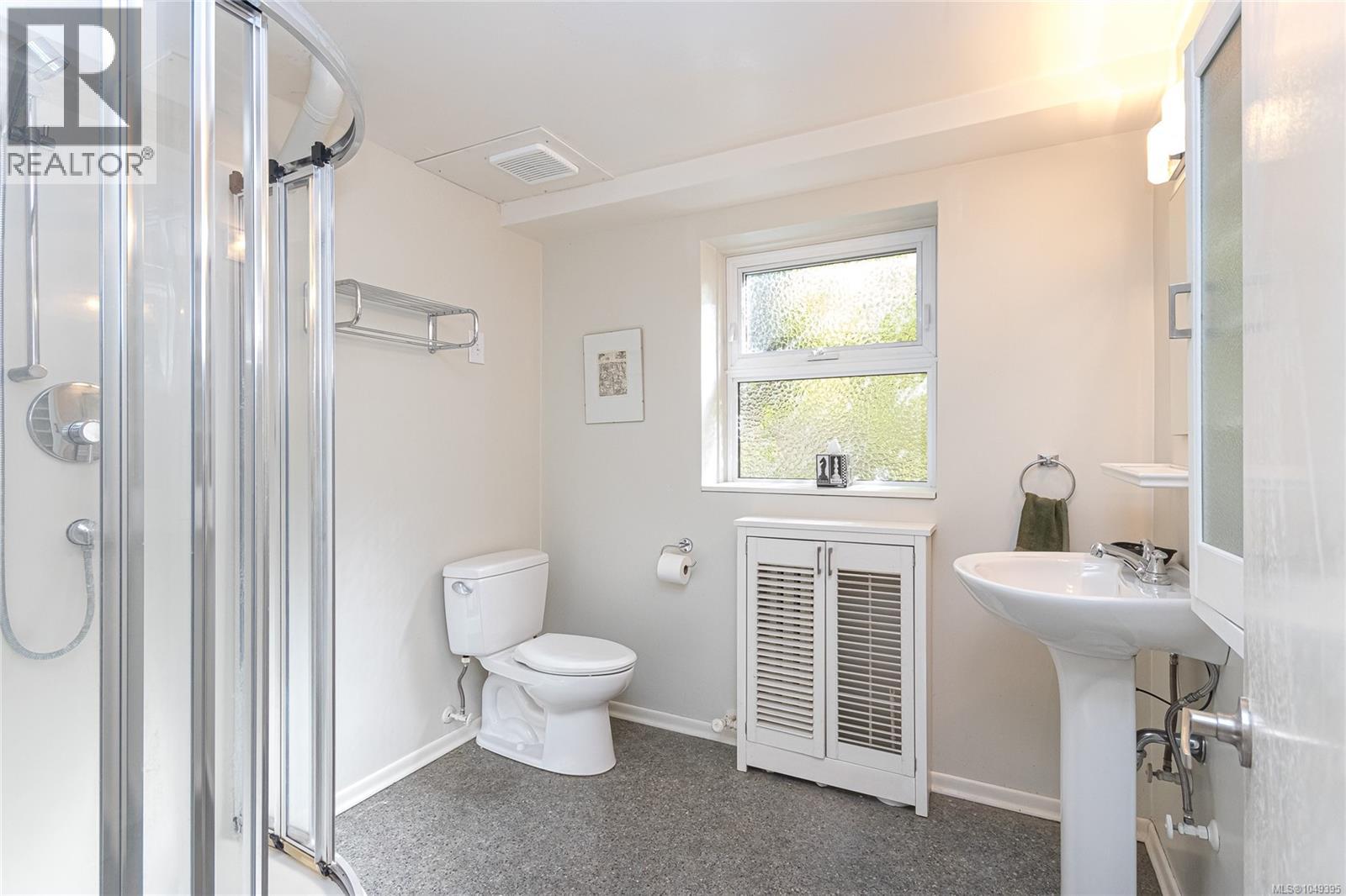 1030 Joan Cres - Image 17