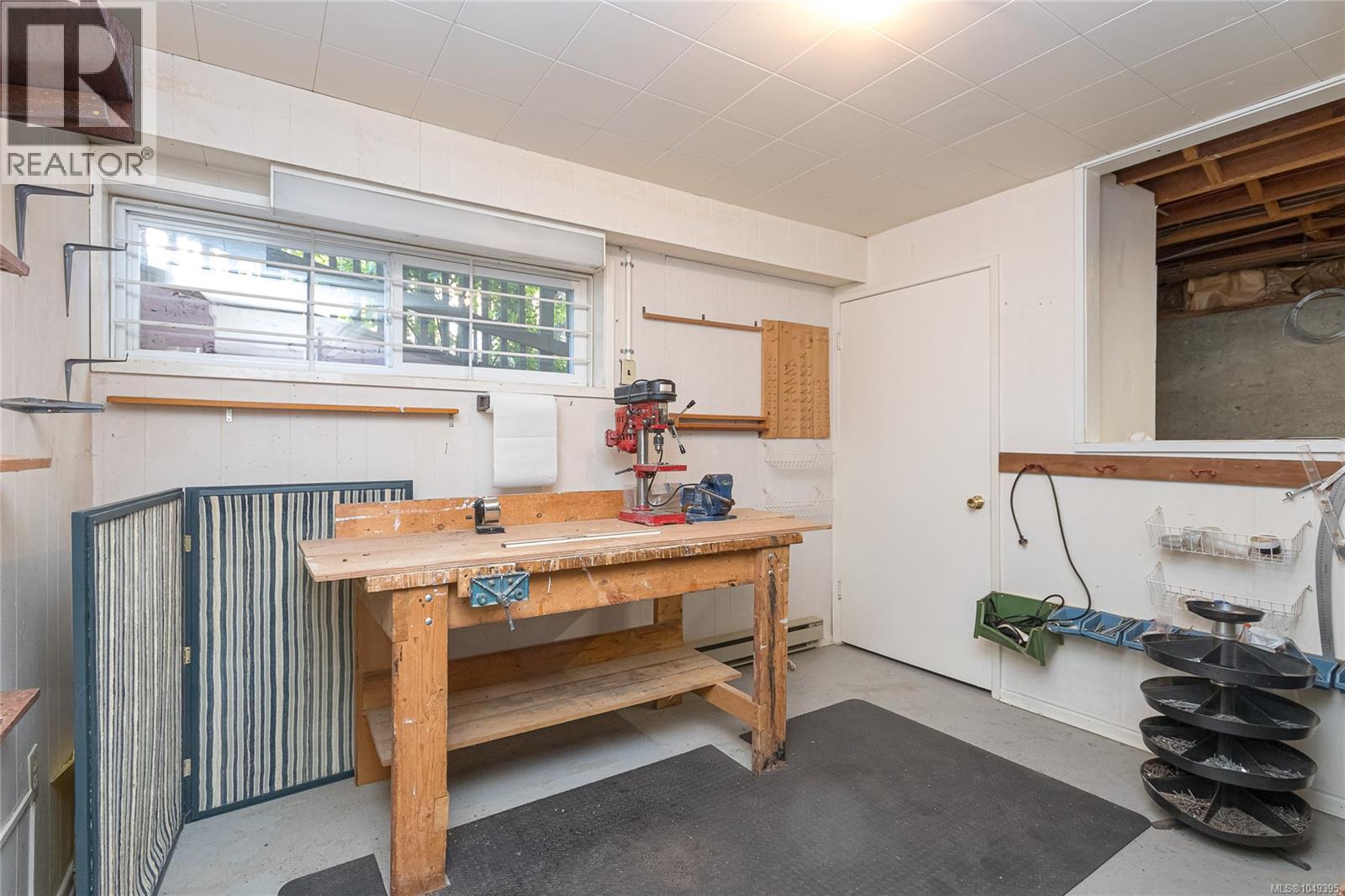 1030 Joan Cres - Image 23