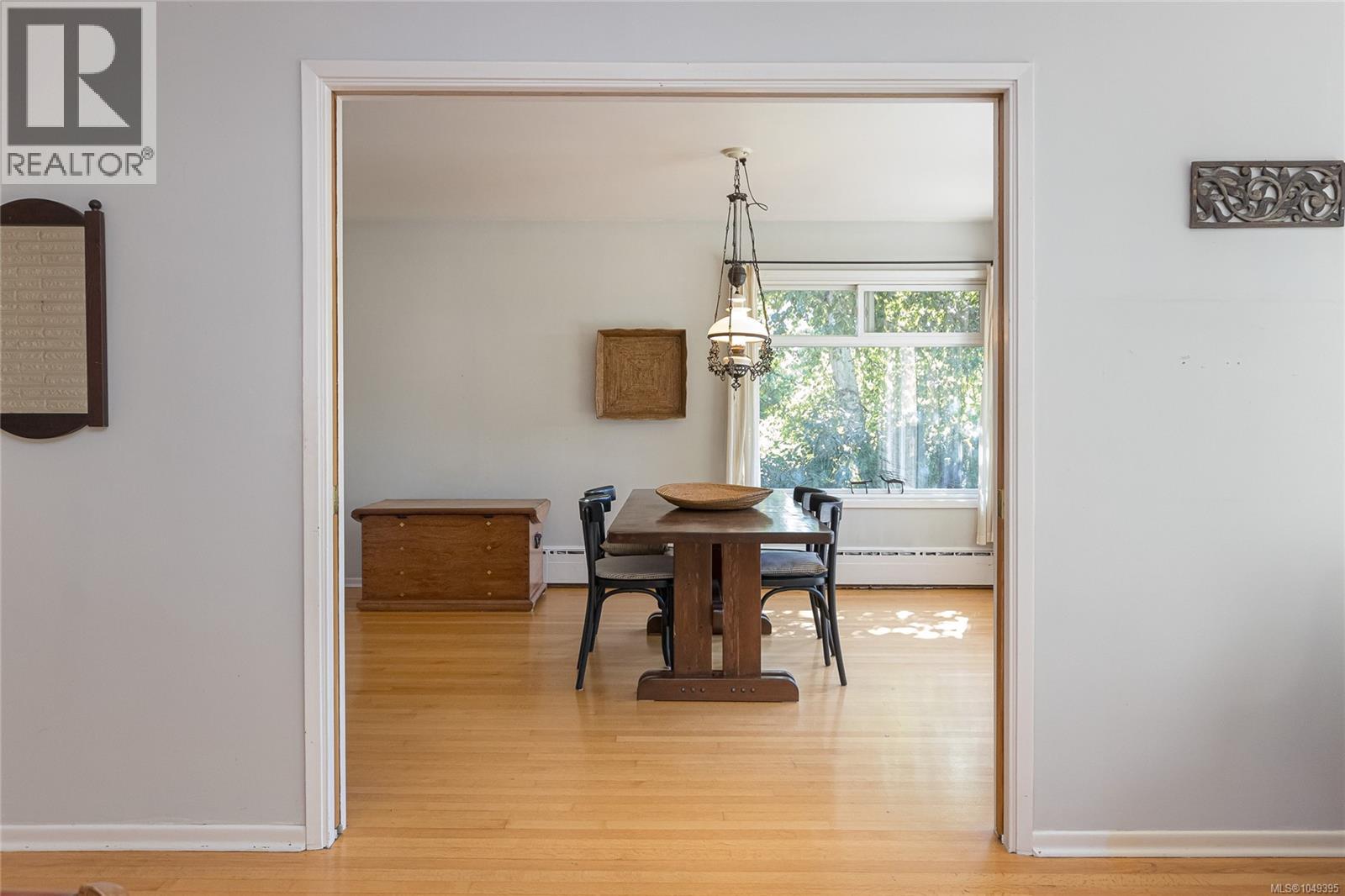 1030 Joan Cres - 6