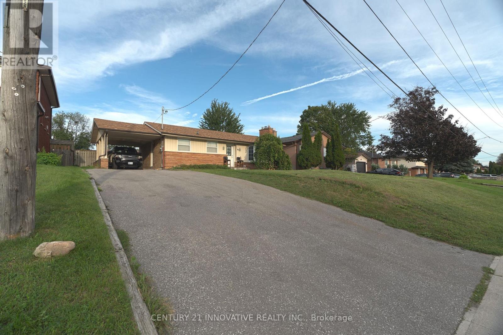 89 THICKSON ROAD S, Whitby (Blue Grass Meadows)