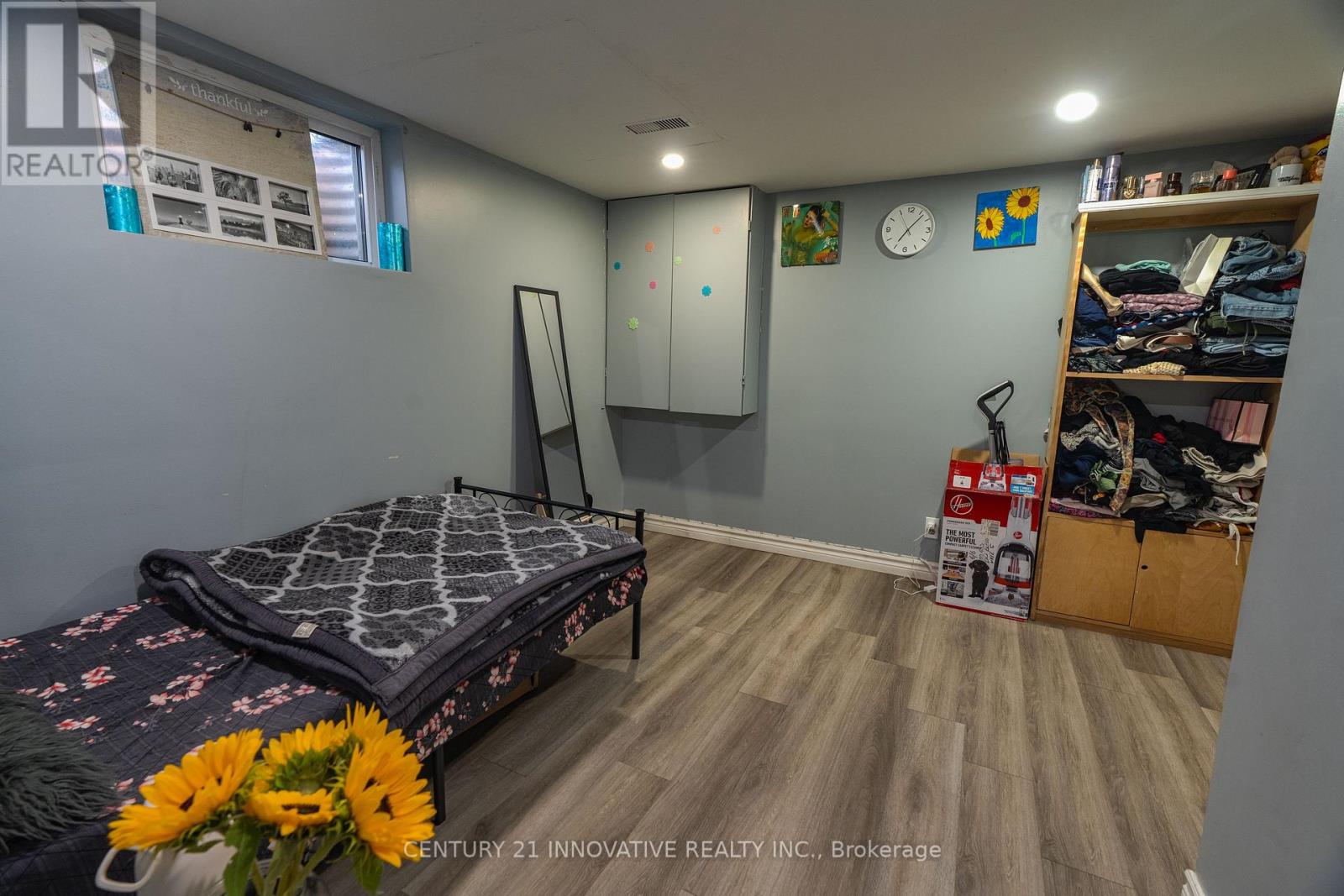 89 THICKSON ROAD S - 21