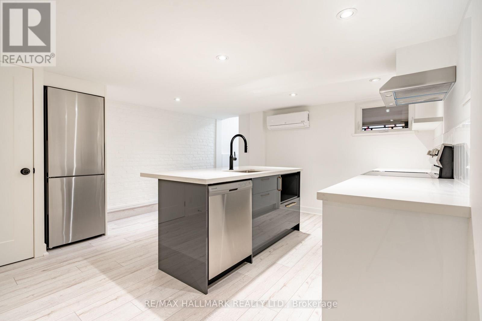 LOWER - 138 MILVERTON BOULEVARD, Toronto (Danforth) — photo 4