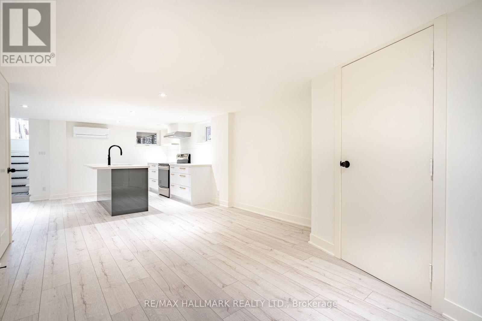 LOWER - 138 MILVERTON BOULEVARD, Toronto (Danforth) — photo 6