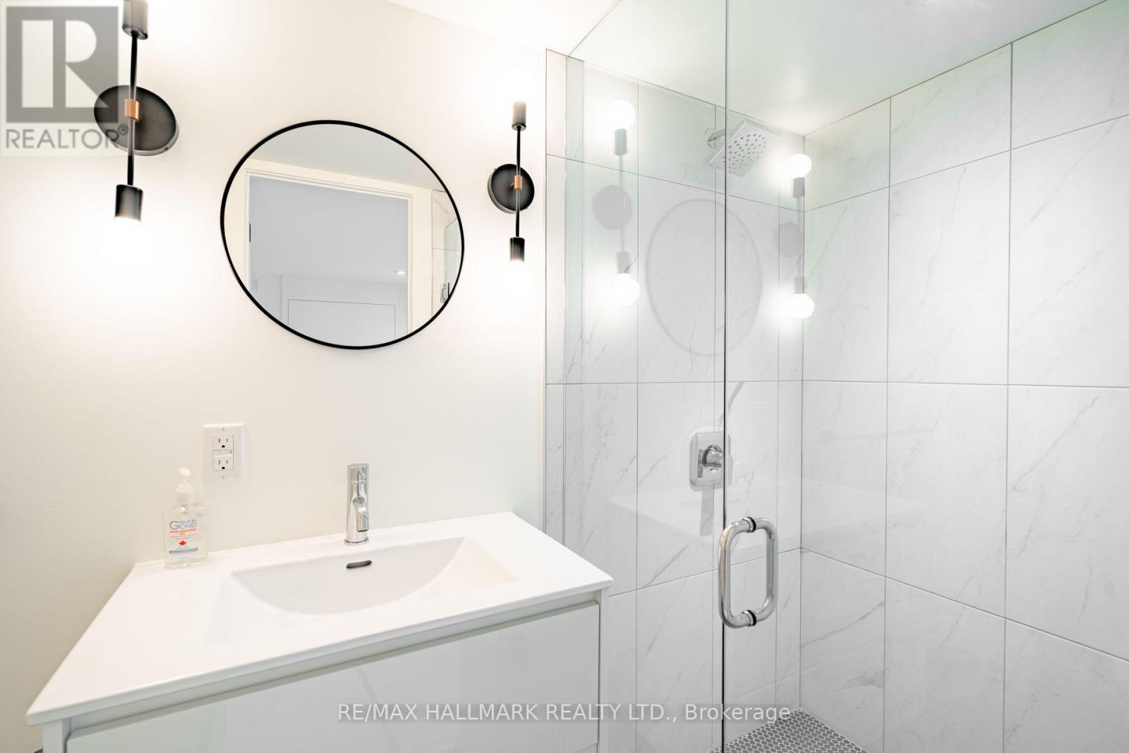 LOWER - 138 MILVERTON BOULEVARD, Toronto (Danforth) — photo 8