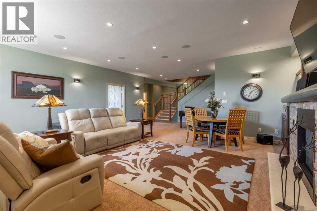 245 6A Street - Image 32