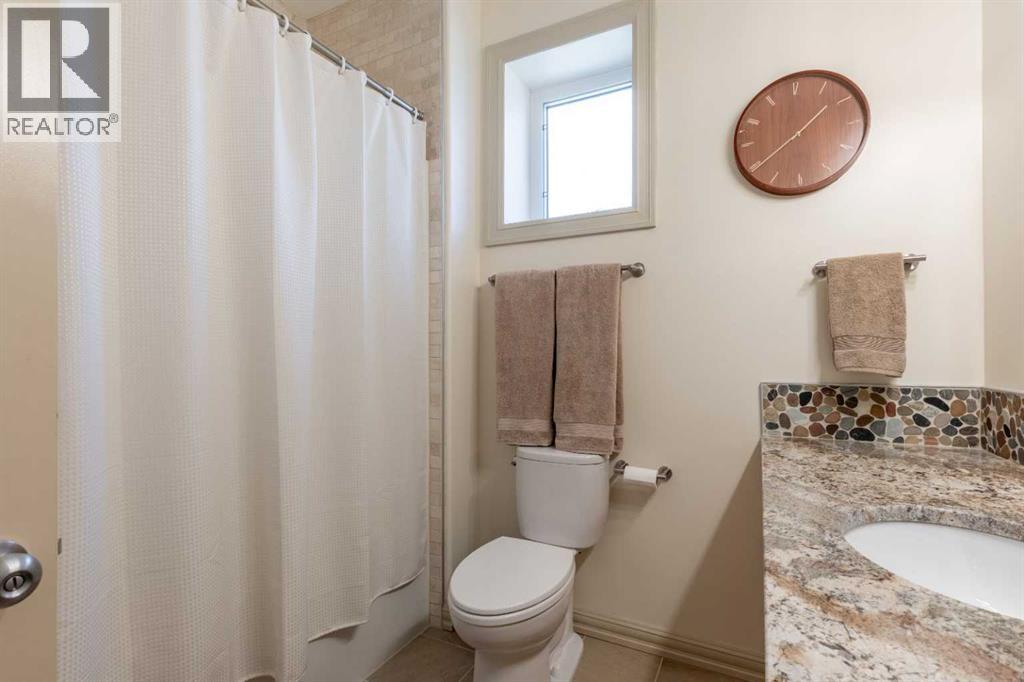 245 6A Street - Image 36