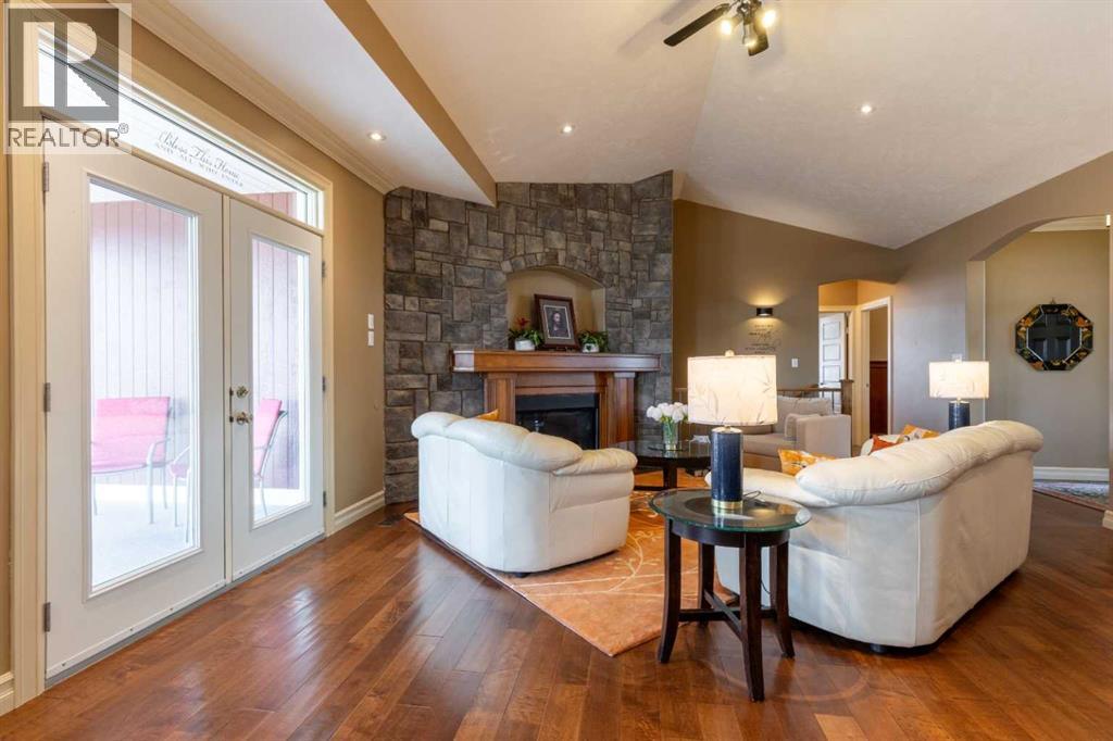 245 6A Street - Image 8