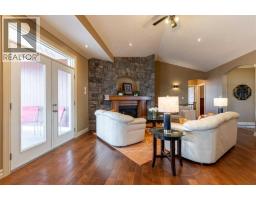 Living room - 245 6a Street, Stirling, AB T0K2E0 Photo 8
