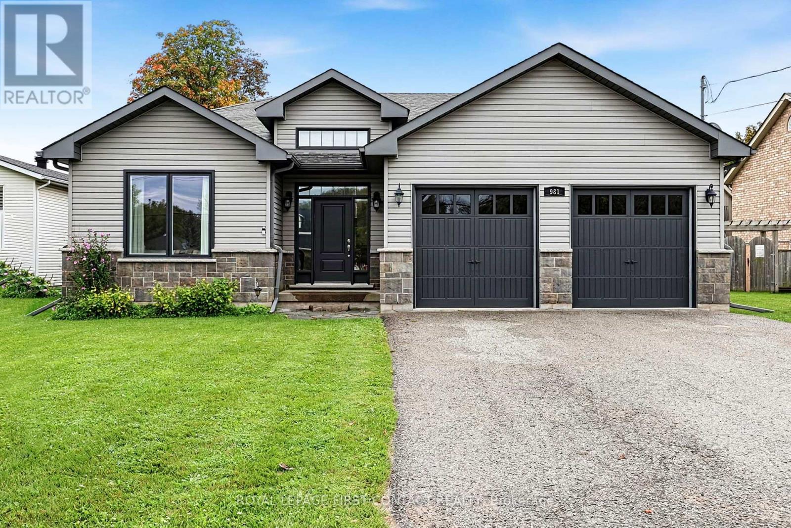 981 EWART STREET, Innisfil (Lefroy) — photo 2