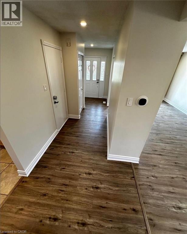 535 APPLEDALE Crescent Unit# Upper, Waterloo — photo 2