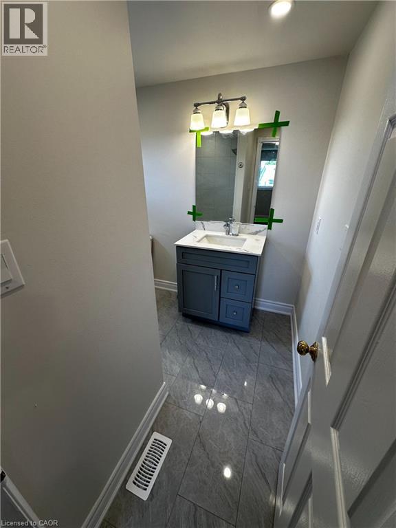 535 APPLEDALE Crescent Unit# Upper, Waterloo — photo 8