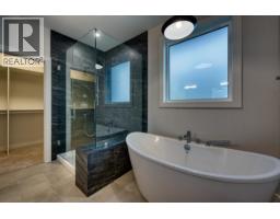 1030 Emslie Street, Kelowna, BC V1W0C3 Photo 32