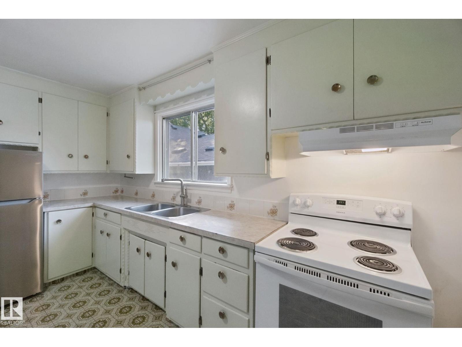 12126 57 St NW photo 4 — MLS® E4509459