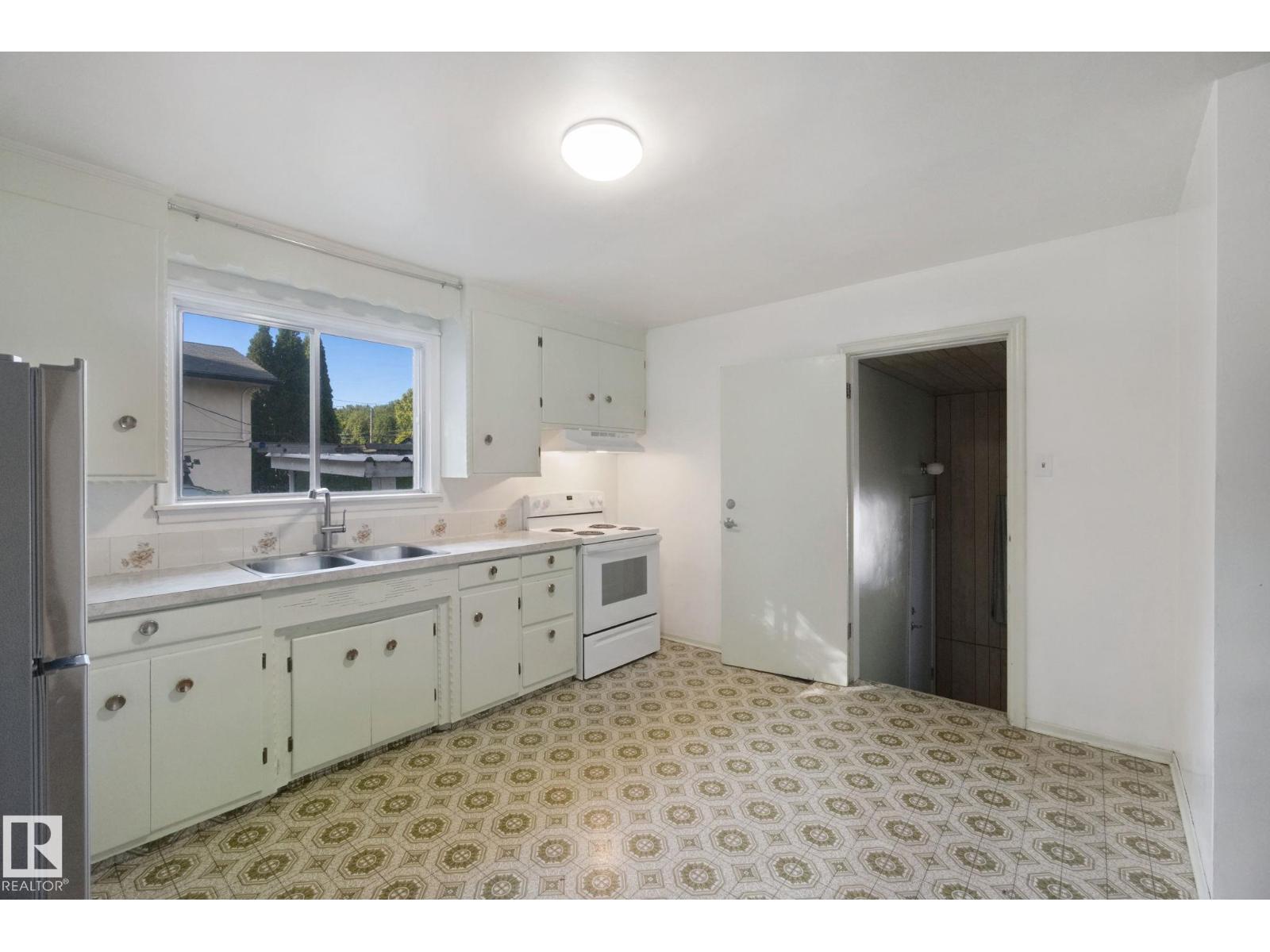 12126 57 ST NW - Image 9