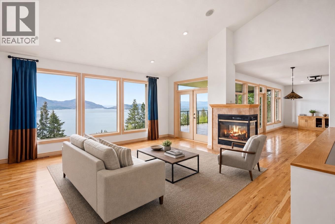 448 Viewcrest Road - 6