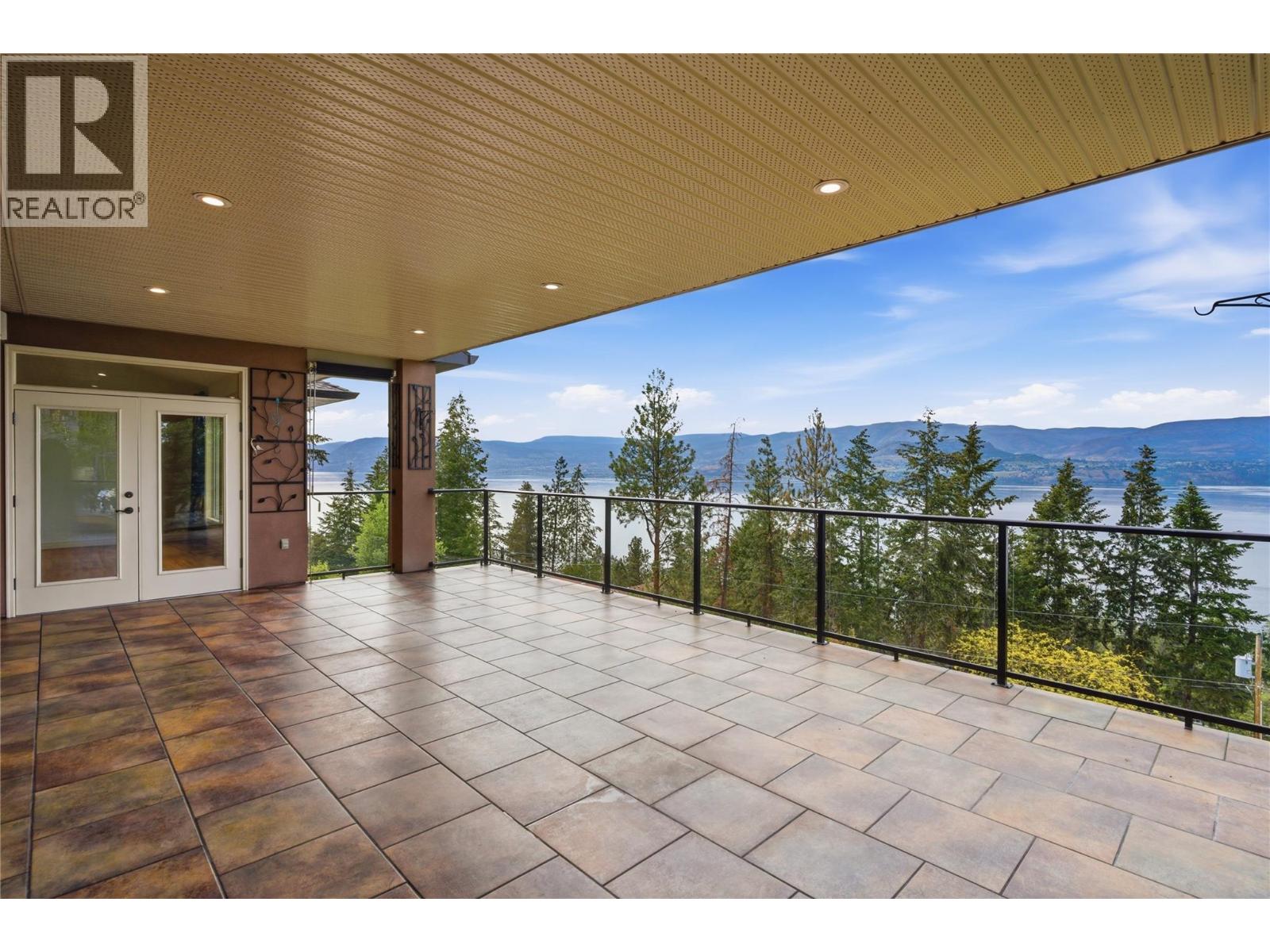 448 Viewcrest Road - 16