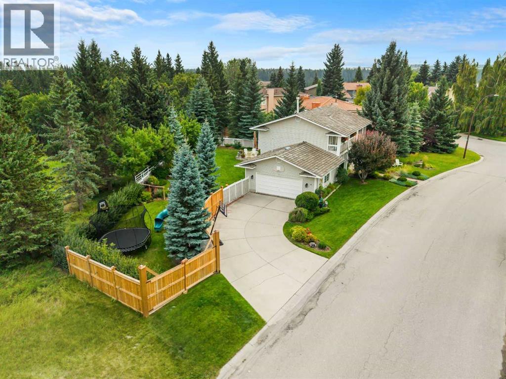 72 Woodacres Crescent SW - 2