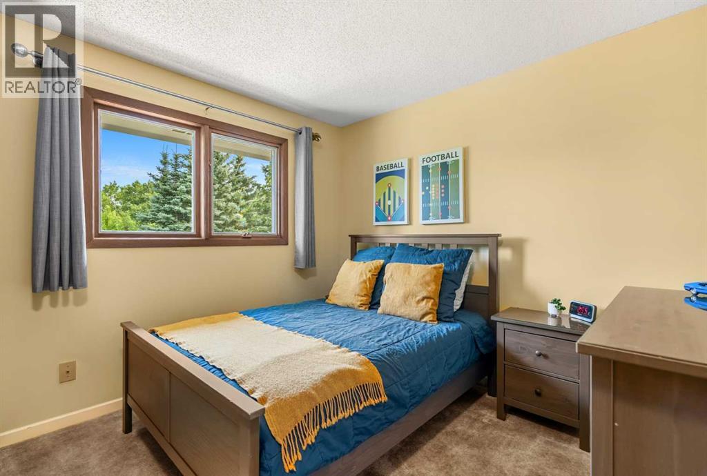 72 Woodacres Crescent SW - 29