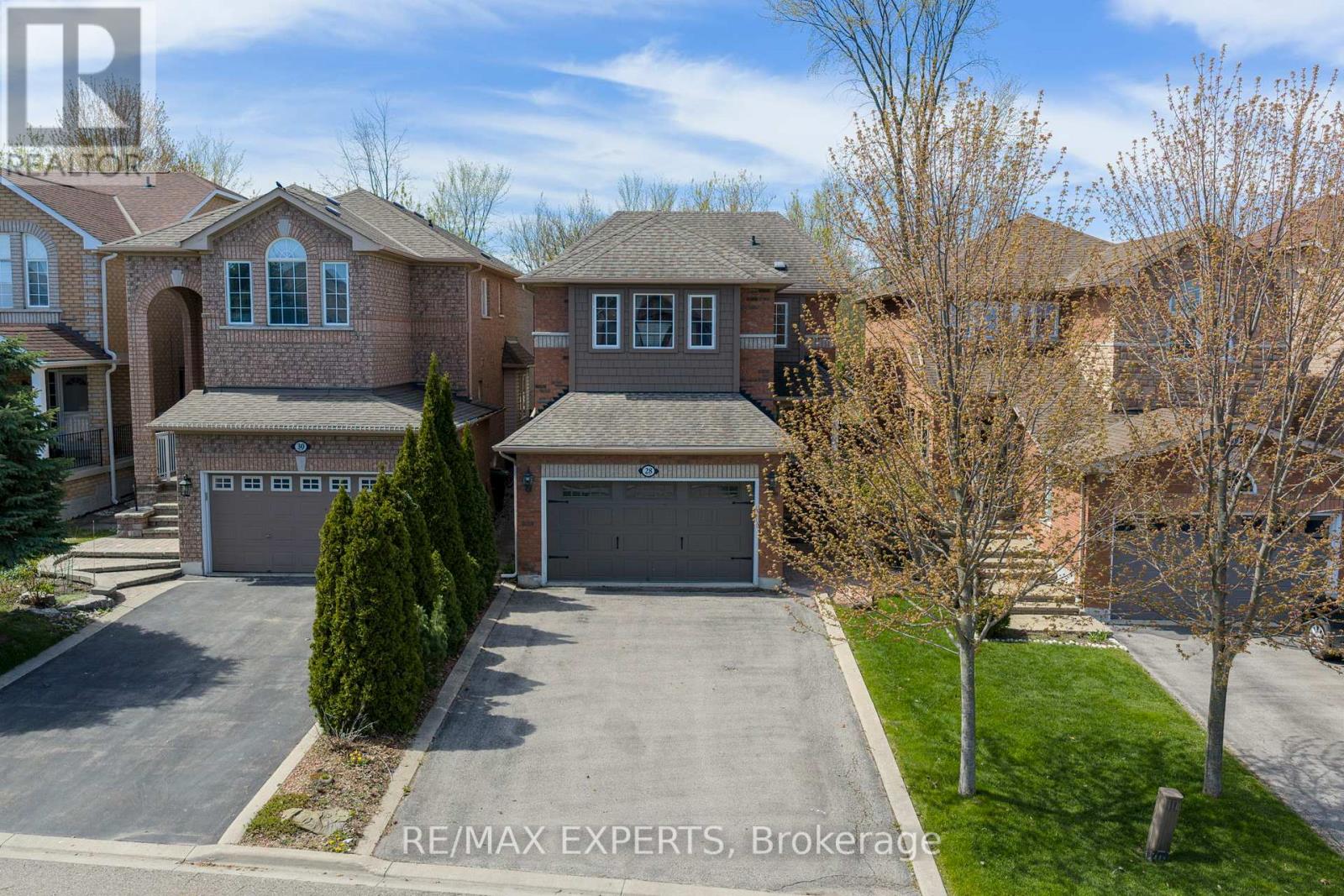 28 CRESTRIDGE DRIVE, Caledon (Bolton North) — photo 2