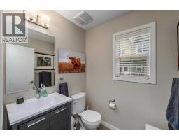 4pc Bathroom - 304 Marquis Lane Se, Calgary, AB T3M2G8 Photo 13