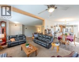 Sunroom - 306 Hwy 97, Kaleden, BC V0H1K0 Photo 11