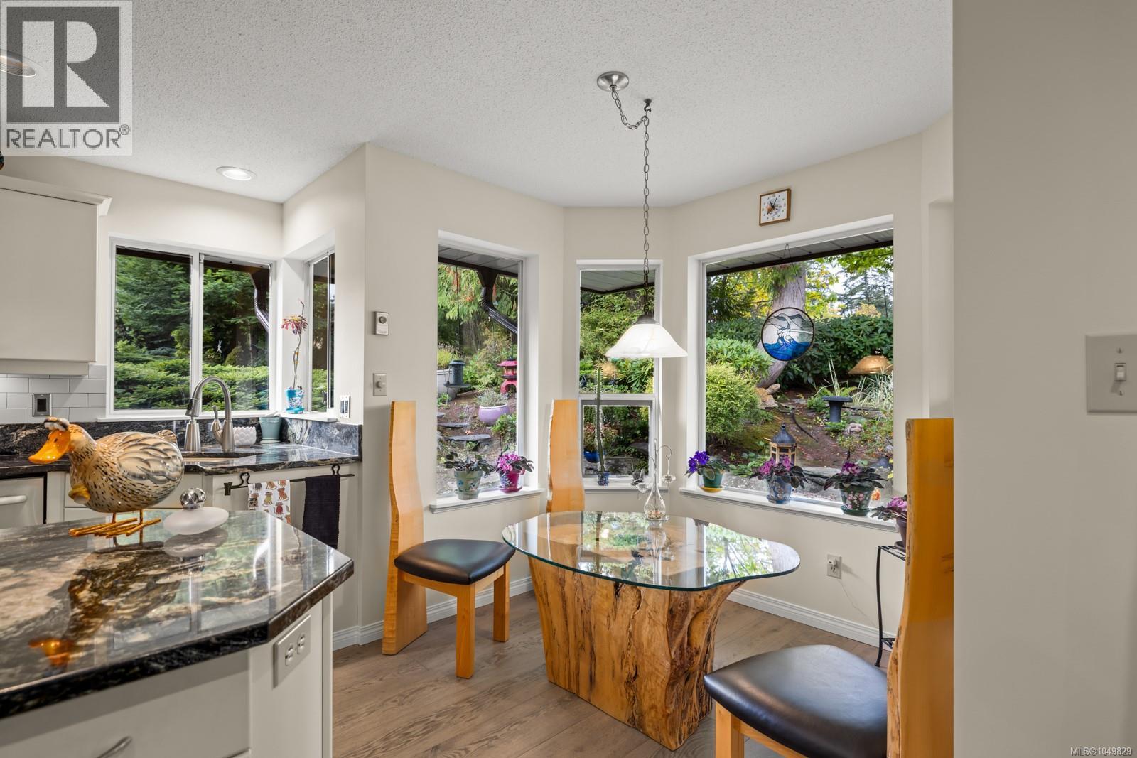 3572 Arbutus Dr S - 13