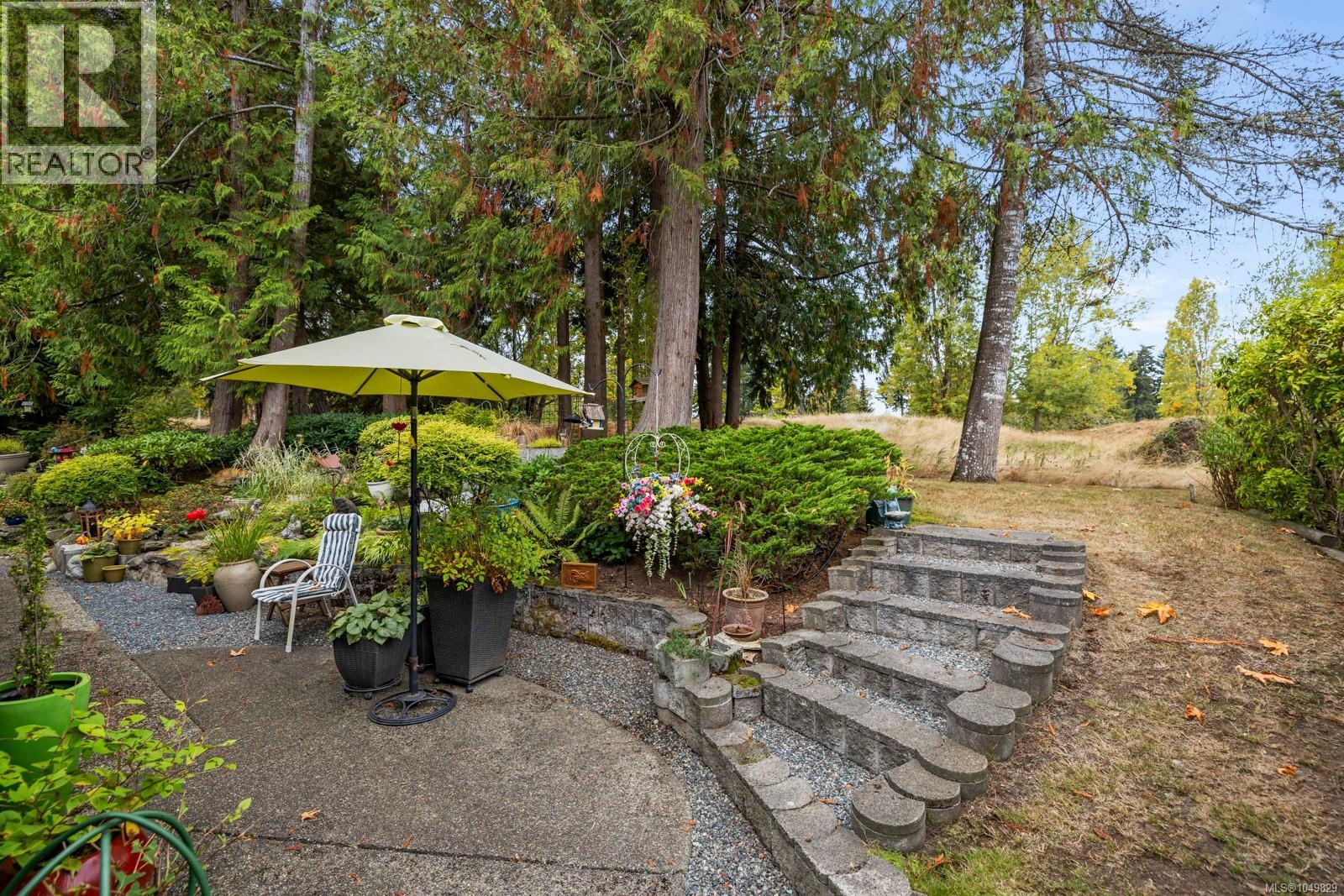 3572 Arbutus Dr S - 21